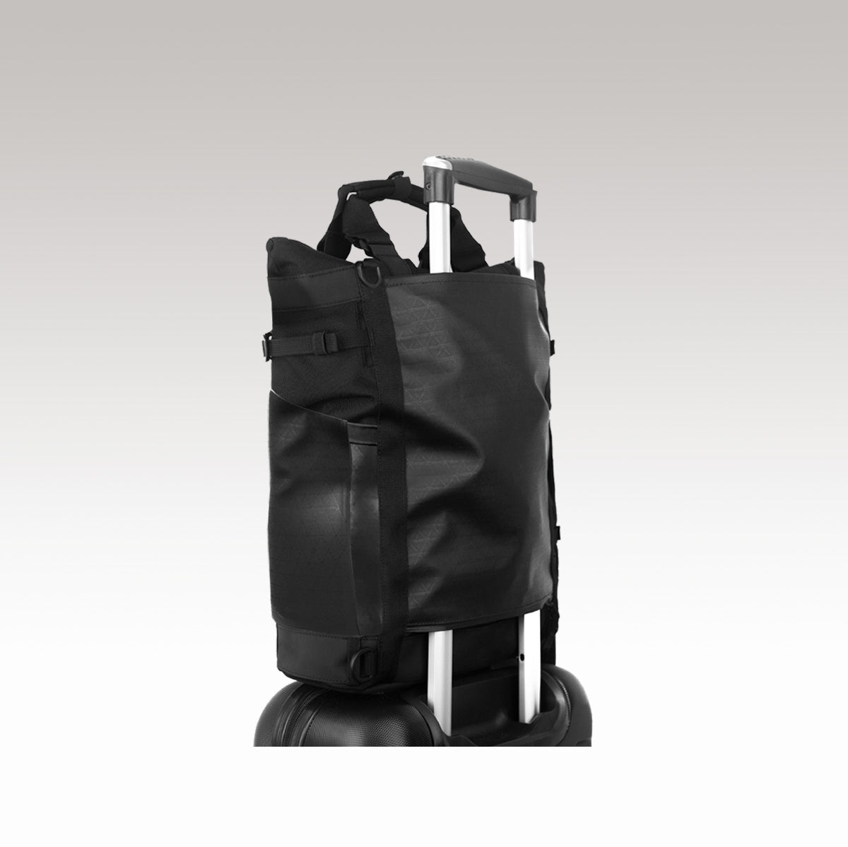 RIKR 17L Technical Tote Backpack GROUNDTRUTH color black