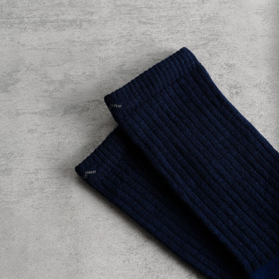 Darn Tough - Mid-Calf Light Cushion Socks, Black - Buy Me Once UK