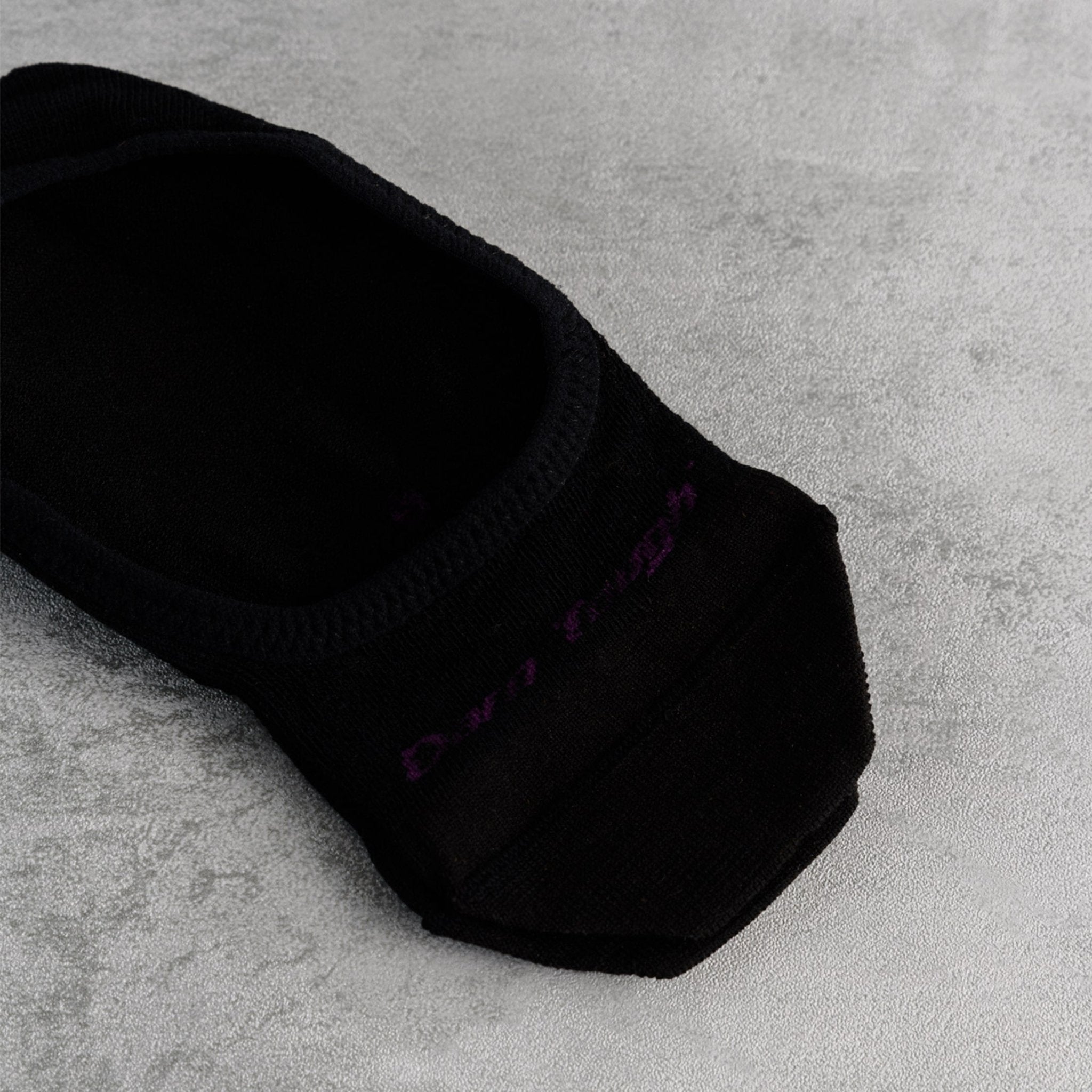 Darn Tough - Standard Issue Crew Light Cushion Socks, Black - Buy Me Once UK