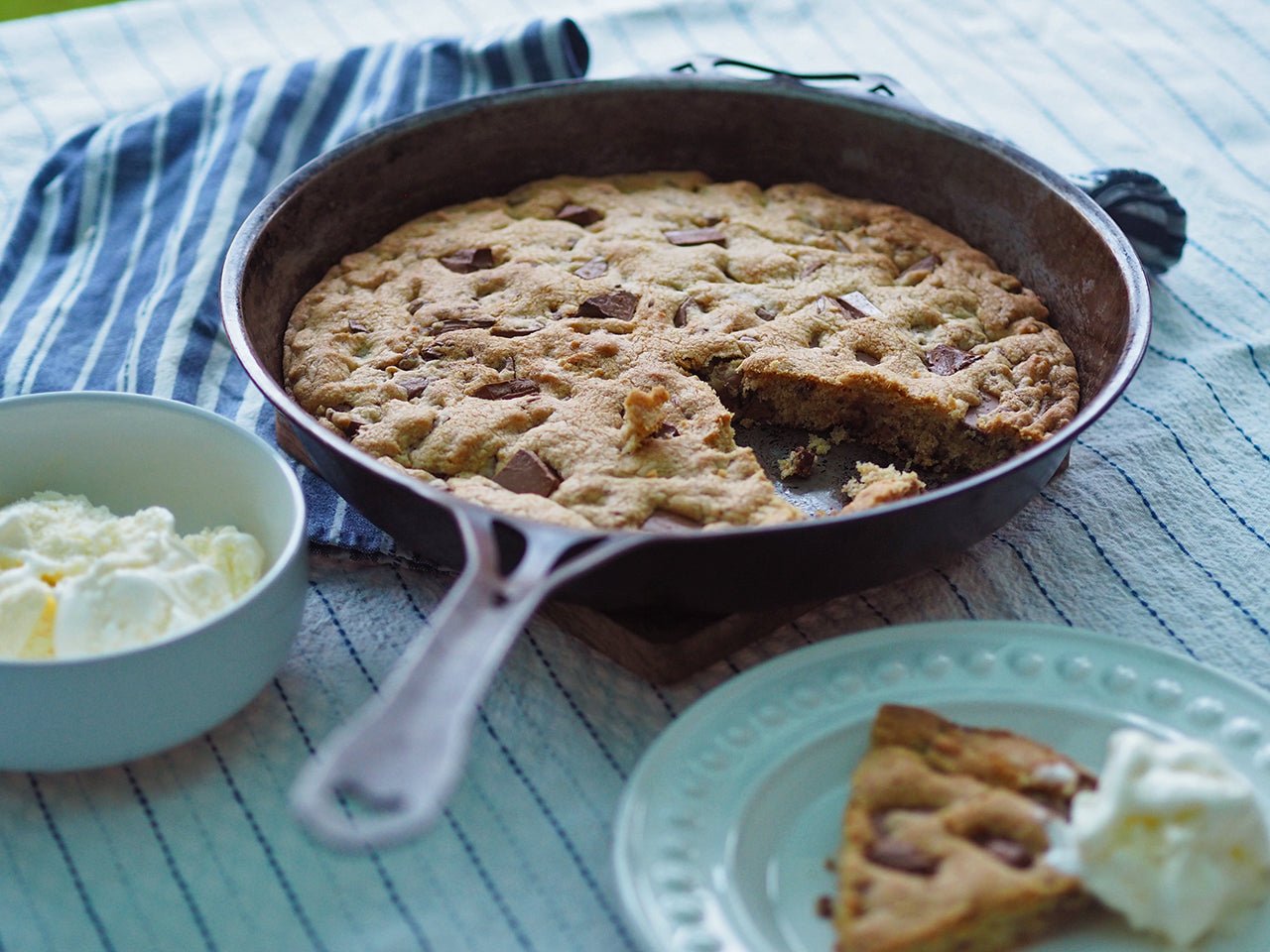Chocolate chip pan cookie recipe - Buy Me Once UK