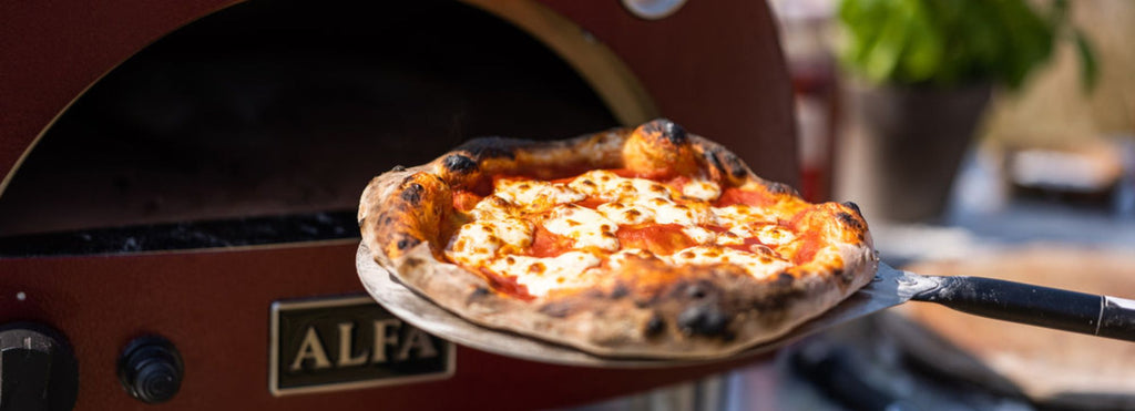 How To Make Neapolitan-Style Pizza In a Pizza Oven - Buy Me Once UK