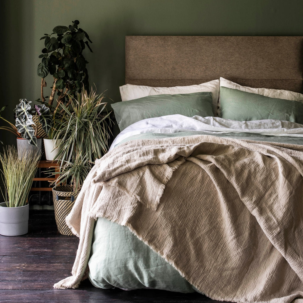 Summer bedding: prepare for future heatwaves with linen sheets. - Buy Me Once UK