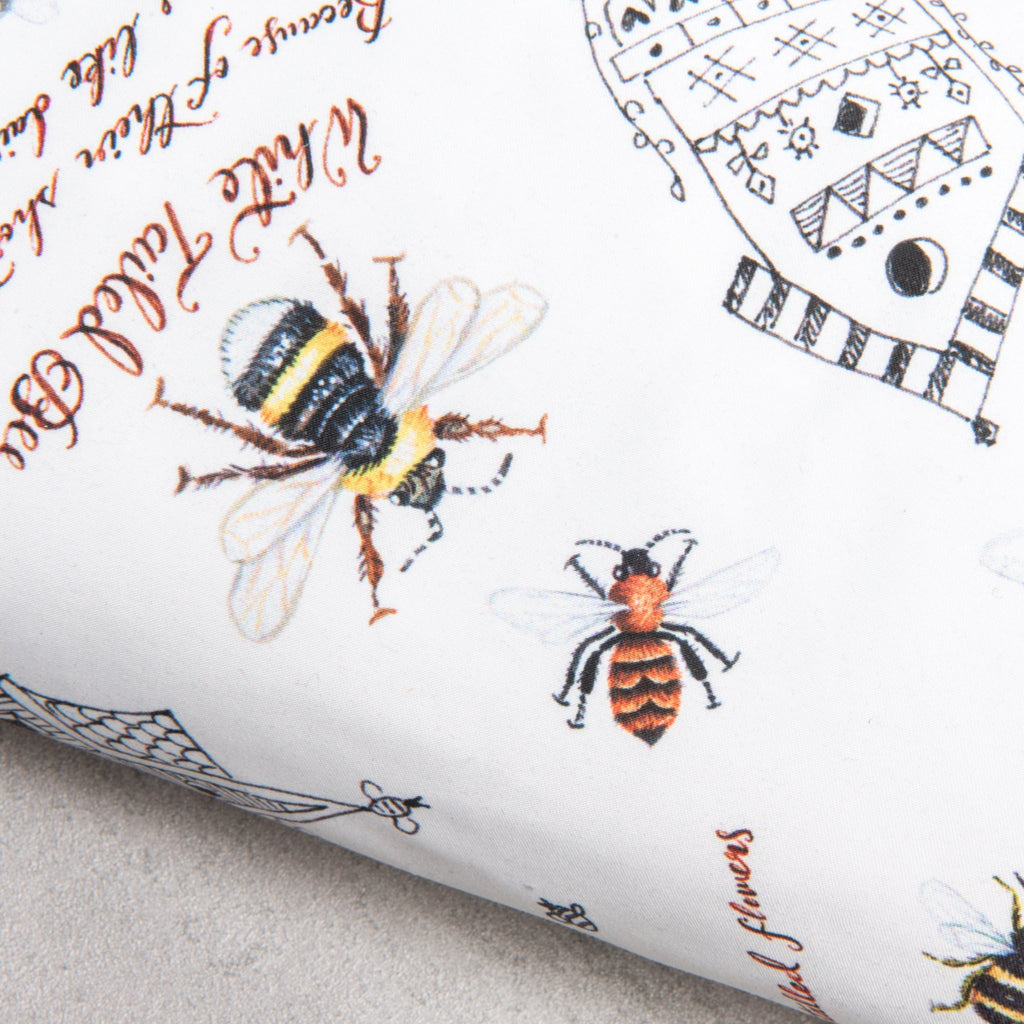 Pacmat - Bee Print Waterproof Picnic Blanket, Recycled Materials, XL - Buy Me Once UK