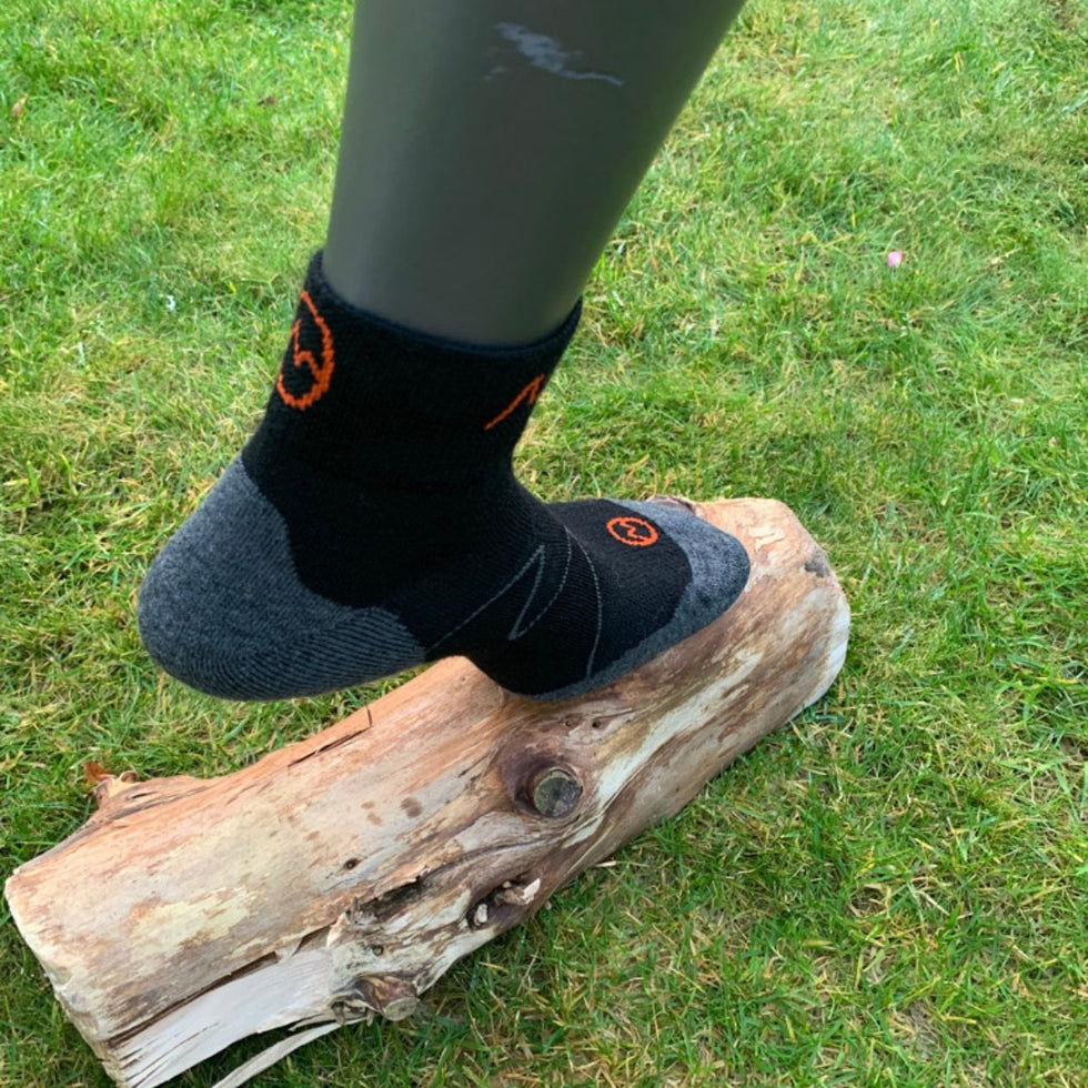 Obsidian - Run Ankle Midweight Merino Wool Sock