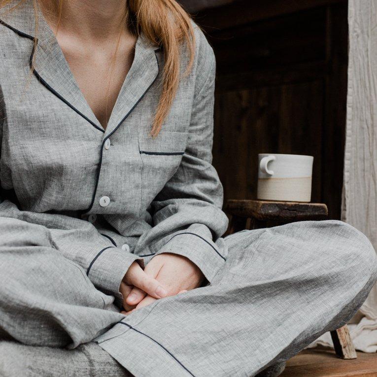 Piglet in Bed - Women's Grey Linen Pyjama Set - Buy Me Once UK